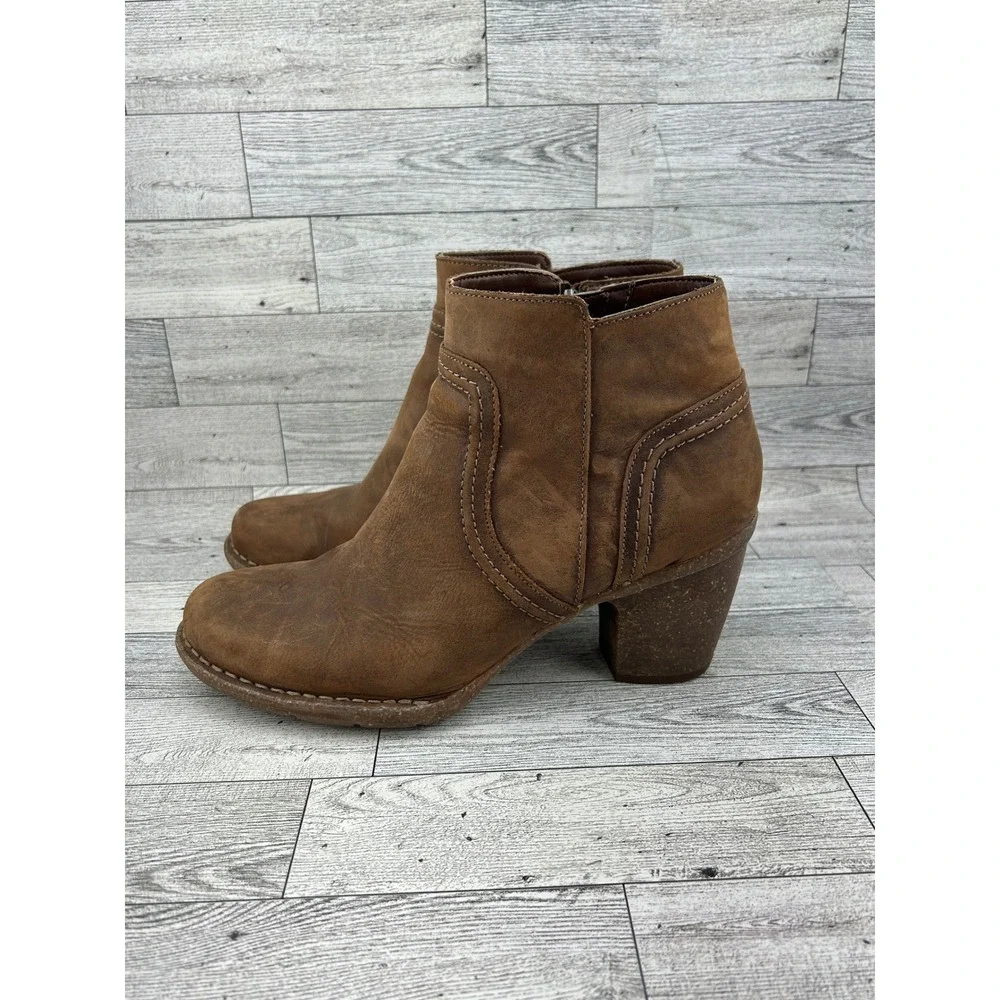 Clarks leather ankle